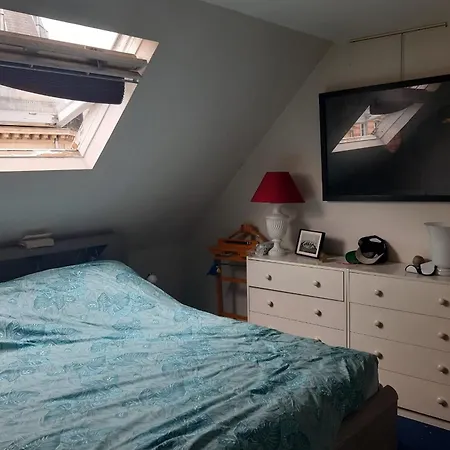 Duplex Near St Lazare Apartment *