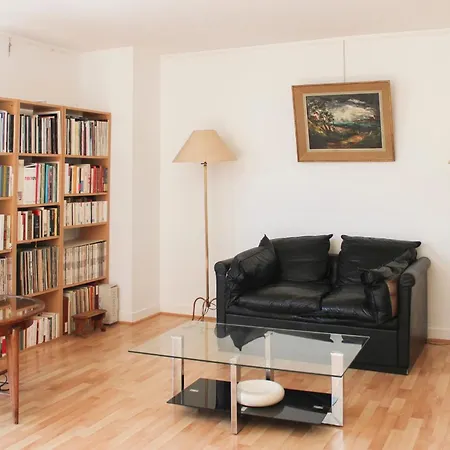 Apartment Duplex Near St Lazare *