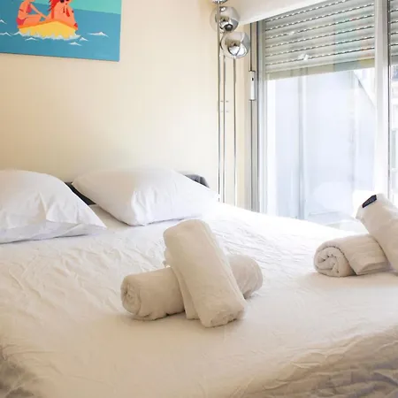 Apartment Duplex Near St Lazare