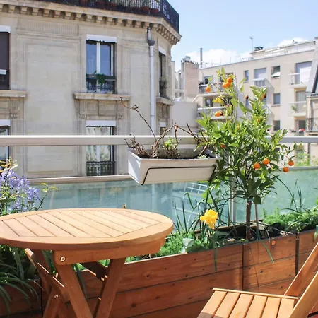Duplex Near St Lazare *